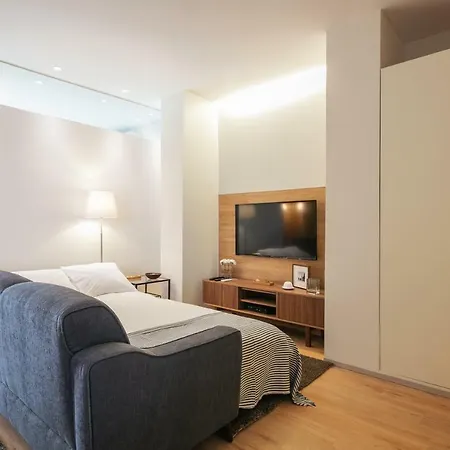 Downtown New Apartment